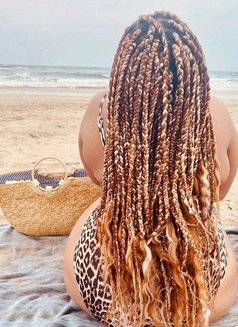 Shine - Masajista in Lagos, Nigeria Photo 3 of 5