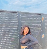 Shine spintex - escort in Accra