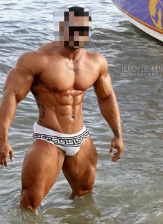 Shiney - Male escort in Bangkok Photo 2 of 6