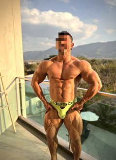 Shiney - Male escort in Bangkok Photo 3 of 6