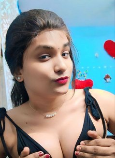 Shiney shemale - Transsexual escort in Hyderabad Photo 3 of 7