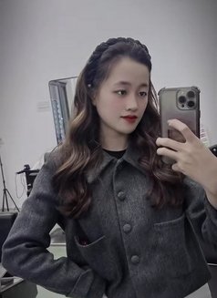 Shinn - escort in Mumbai Photo 4 of 5