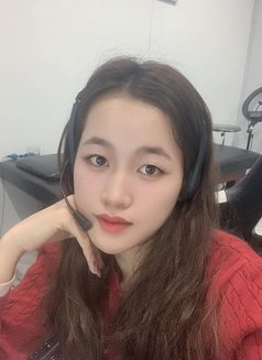 Shinn - escort in Mumbai Photo 2 of 5