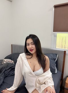 Shinta - escort in Bali Photo 1 of 5