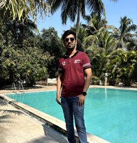 Shinzo Licker & Companion - Acompañantes masculino in Mumbai