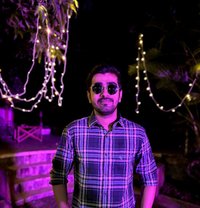 Shinzo Licker & Companion - Acompañantes masculino in Mumbai