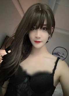 Qiqi - Transsexual escort in Hong Kong Photo 7 of 9