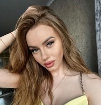 Shira Available - puta in Doha