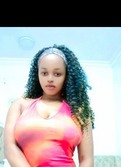 Shira - puta in Riyadh Photo 2 of 5