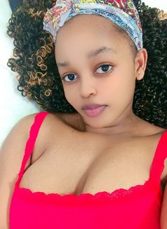 Shira - puta in Riyadh Photo 3 of 5