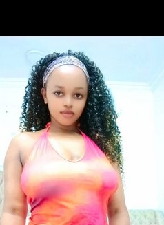 Shira - puta in Riyadh Photo 5 of 5