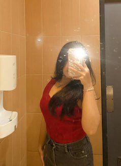 Shirdi escort - puta in Kathmandu Photo 1 of 3