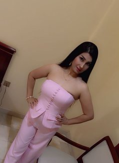 Shirin - escort in Muscat Photo 2 of 4