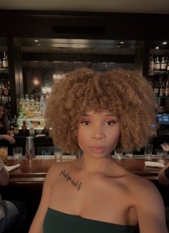 Shirley - escort in Dubai Photo 4 of 4