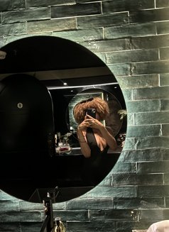 Shirley - escort in Dubai Photo 3 of 3