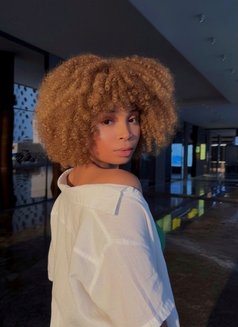 ShirleyIndependentRealLovestoExplore/Fun - puta in Dubai Photo 3 of 4