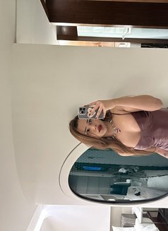 Shiroy Desire - Transsexual escort in Hyderabad Photo 17 of 17