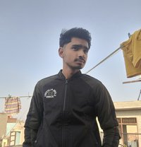 Shivam Chauhan - Acompañantes masculino in Meerut