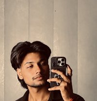 Shivam - Male escort in Gurgaon