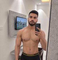 Shivam - Acompañantes masculino in New Delhi