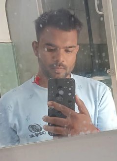 Shivam Kumar - Acompañante masculino in Mumbai Photo 1 of 2