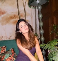 Shivangi - puta in Ahmedabad