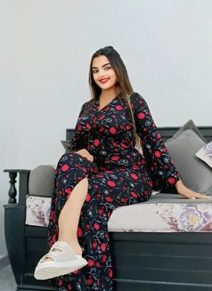 ꧁♧🦋༻ Shivani a Sexy and Beautiful ༻♧☆꧂ - escort in Mumbai Photo 1 of 2