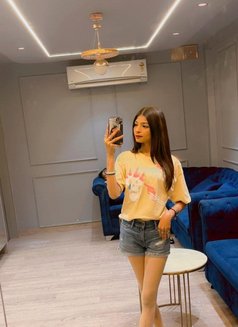 Shivani Cam and Meet - escort in Mumbai Photo 2 of 10
