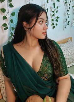 Shivani - escort in Chennai Photo 2 of 3