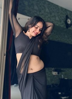 Anushka - puta in Kolkata Photo 3 of 3