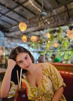Shivani Gupta - puta in Gurgaon Photo 1 of 2