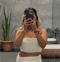 One and only hand cash service - escort in Kathmandu