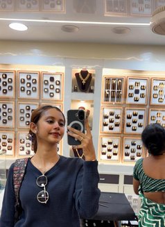 Shivani - puta in Bangalore Photo 2 of 9