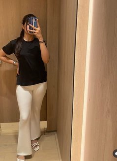 Shivani - escort in Kochi Photo 1 of 3