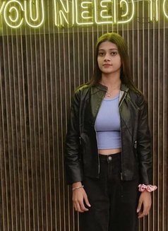 Shivani - escort in Navi Mumbai Photo 2 of 2