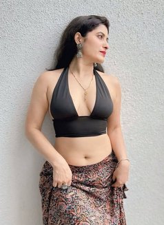 Shivani - escort in New Delhi Photo 1 of 2