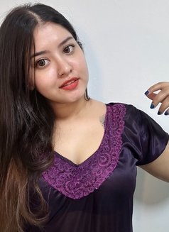 Shivani - puta in Noida Photo 1 of 2
