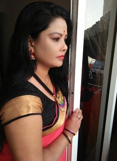Shivani Indian Telgu Brown Beauty - escort in Abu Dhabi Photo 4 of 4