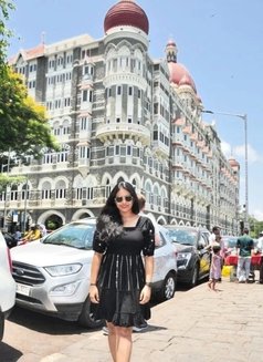 Shivani Malhotra - Dominadora in Mumbai Photo 1 of 5