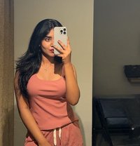 Shivani Patel - puta in Bangalore