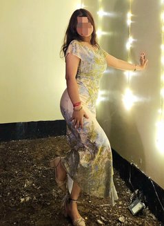 Shivani Webcam and Meet - escort in Chennai Photo 2 of 5