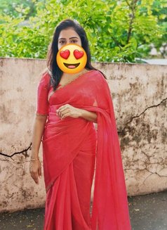 Shivanya - escort in Chennai Photo 8 of 12
