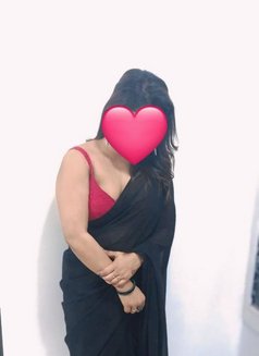 Shivanya - puta in Chennai Photo 6 of 8