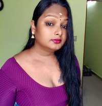 Transgender Queen Suji - Acompañantes transexual in Bangalore Photo 10 of 27