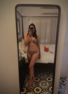 Shivi - escort in Bangalore Photo 1 of 8