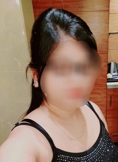 Shiwangi Real Cam Anal All - escort in New Delhi Photo 2 of 2