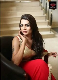 Shoma - Transsexual escort in Mumbai Photo 3 of 13