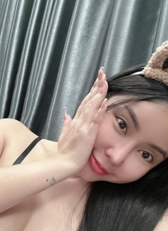 Shona - escort in Dubai Photo 1 of 3