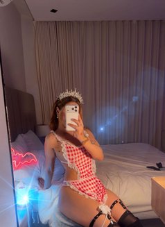 Shorouq - Transsexual escort in Riyadh Photo 13 of 21
