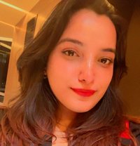 V-I-P COLLEGE GIRLS O97 l l l 6O956 HEAR - puta in New Delhi